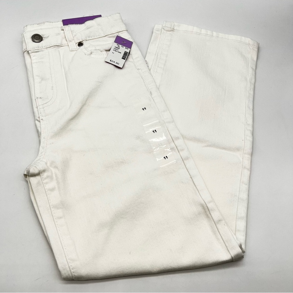 Evsie Girls White High Rise Jeans w/Lavender Stitching on Back Pocket-Size 11